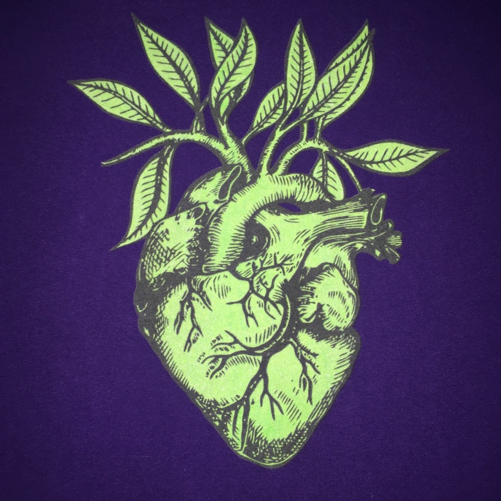 Vegan green heart t-shirt men’s medium